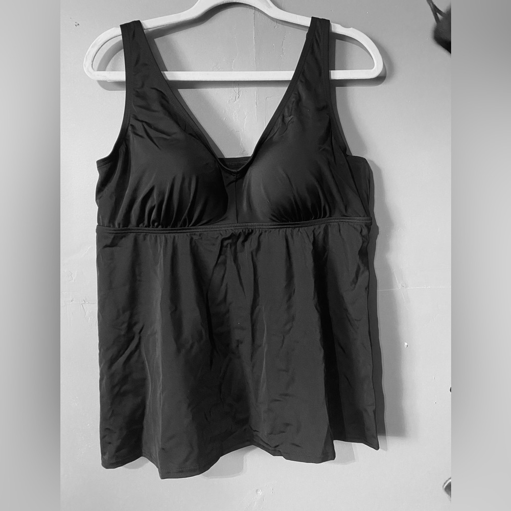 Black top swim top Size16 (6)(C33)